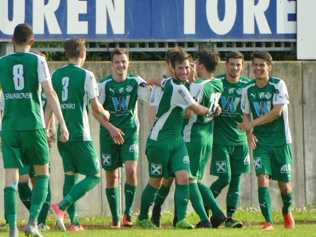 Hussl trifft weiter - Amateure siegen in Hall