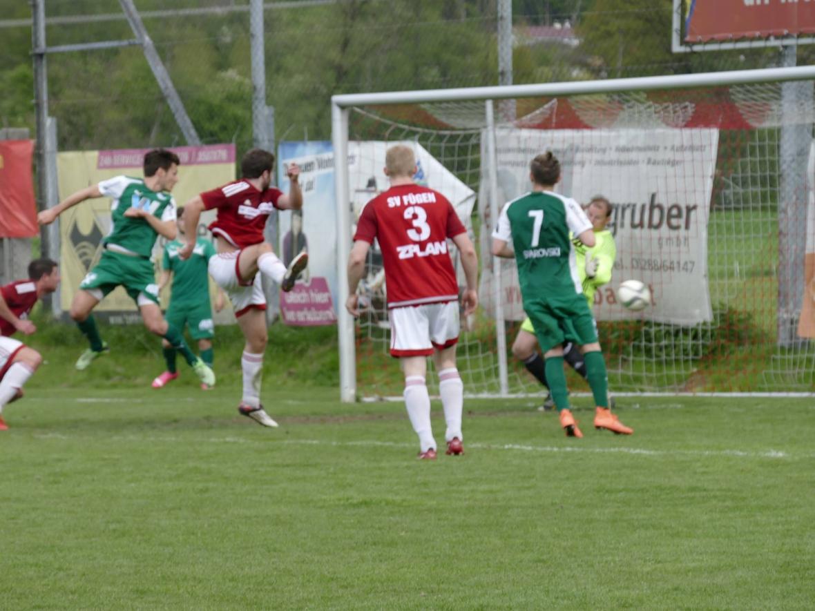 Pfeiler-Truppe aus Fügen zu Gast im Gernot Langes Stadion