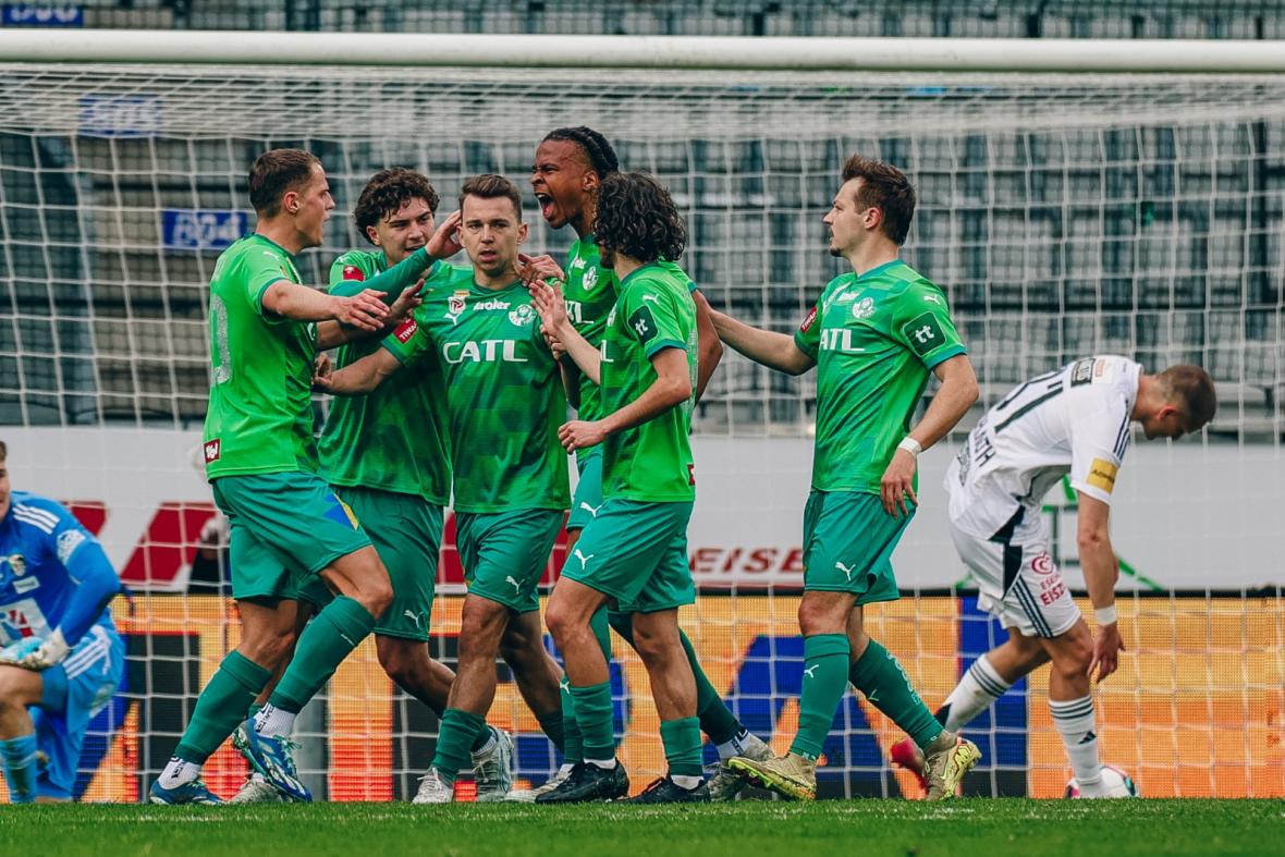 Wichtiger Heimerfolg gegen die Wölfe