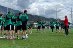 Die Kugel rollt wieder