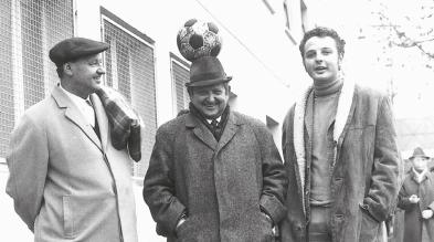 Gernot Langes (right), with his father Giselher Langes (middle), 1952 President of FC Wattens, and section leader Erich Mitterer (left)