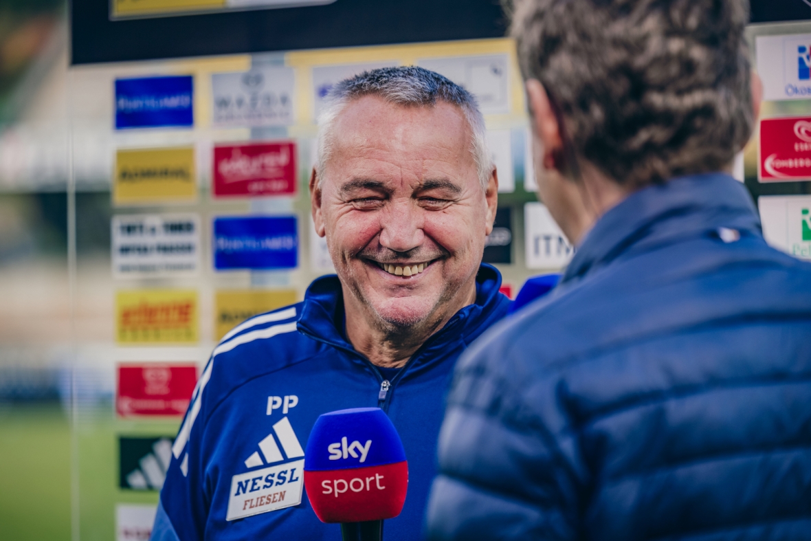 Seit rund zwei Wochen steht Peter Pacult an der Seitenoutlinie der Wölfe. Für den gebürtigen Wiener ist es nach dem FC Kärnten und SK Austria Klagenfurt bereits die dritte Trainerstation in Kärnten. 